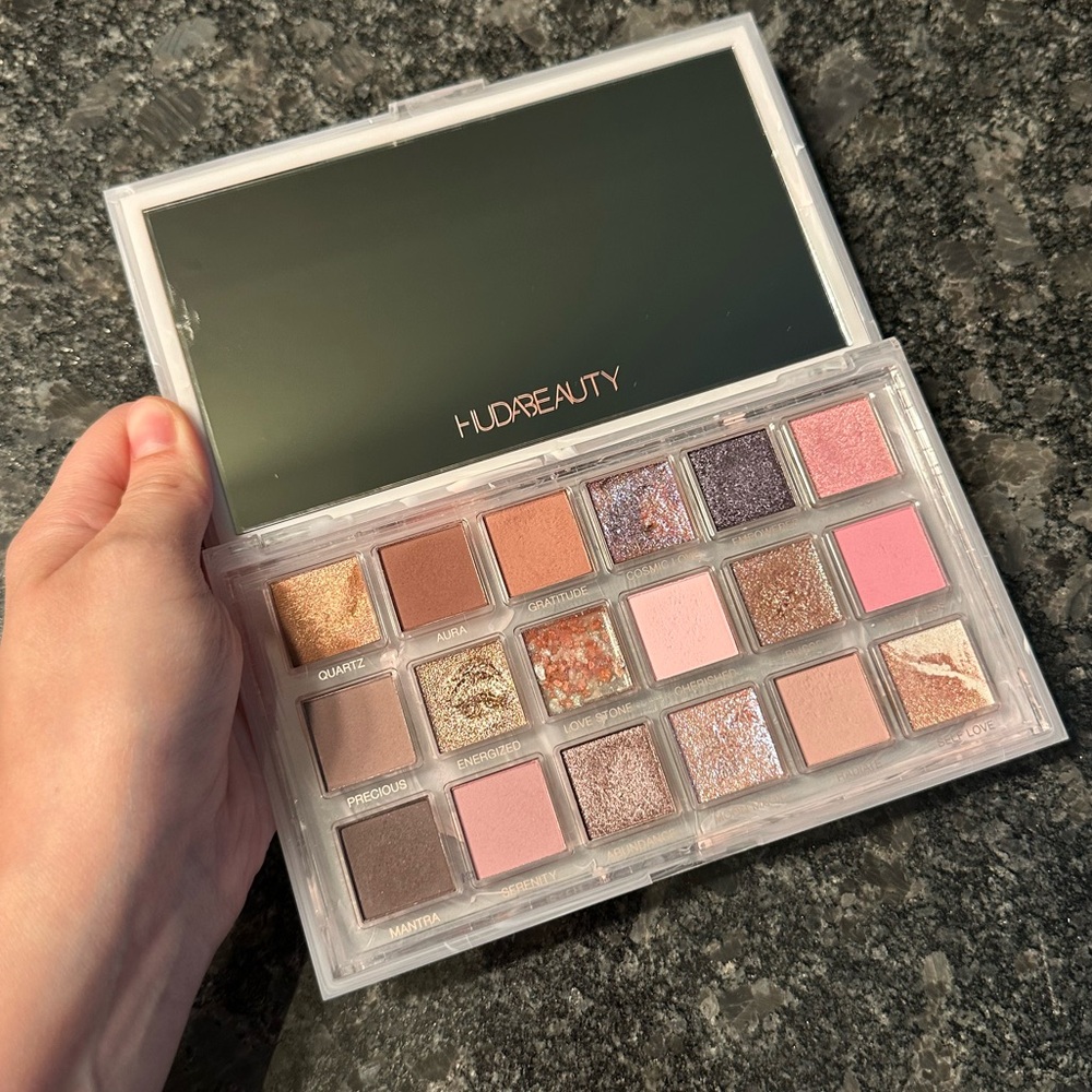 Huda Beauty Rose Quartz Eyeshadow Palette